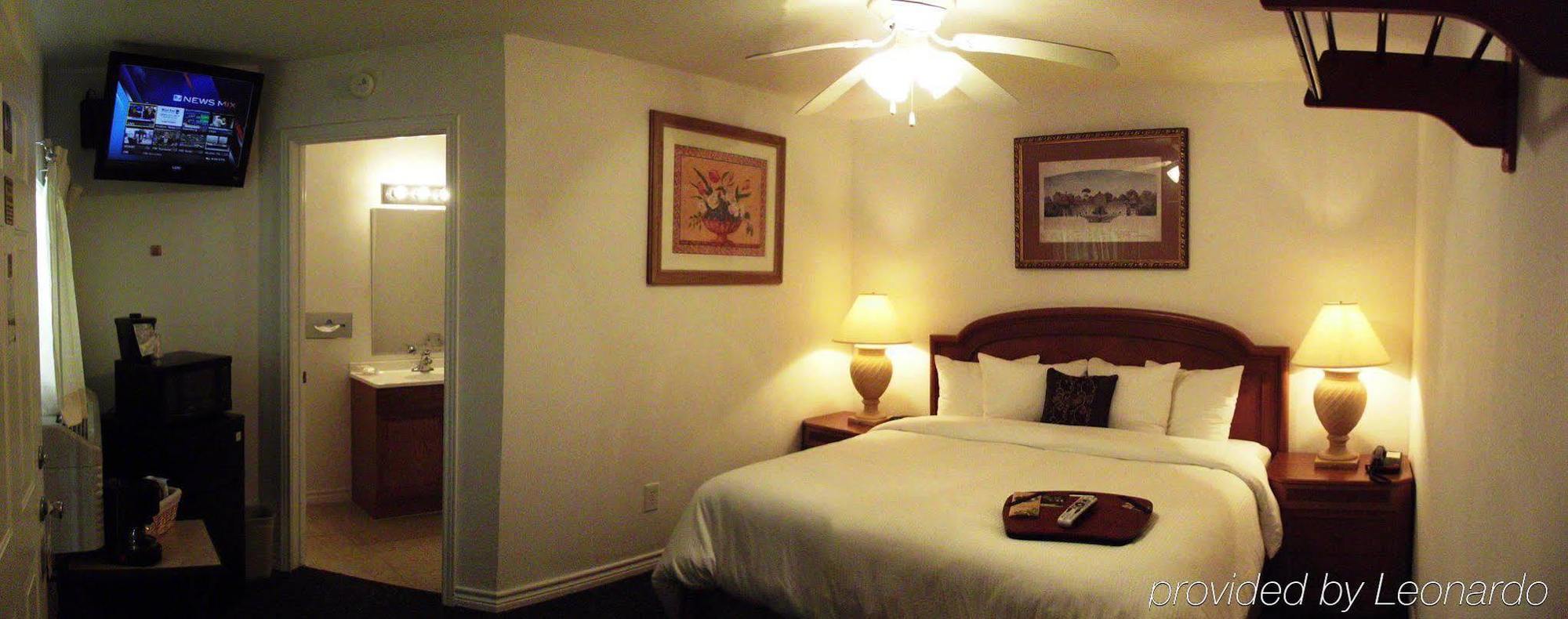 Hempstead Country Inn & Suites Экстерьер фото