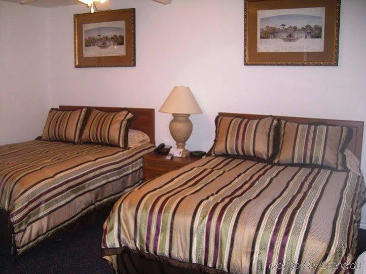 Hempstead Country Inn & Suites Экстерьер фото